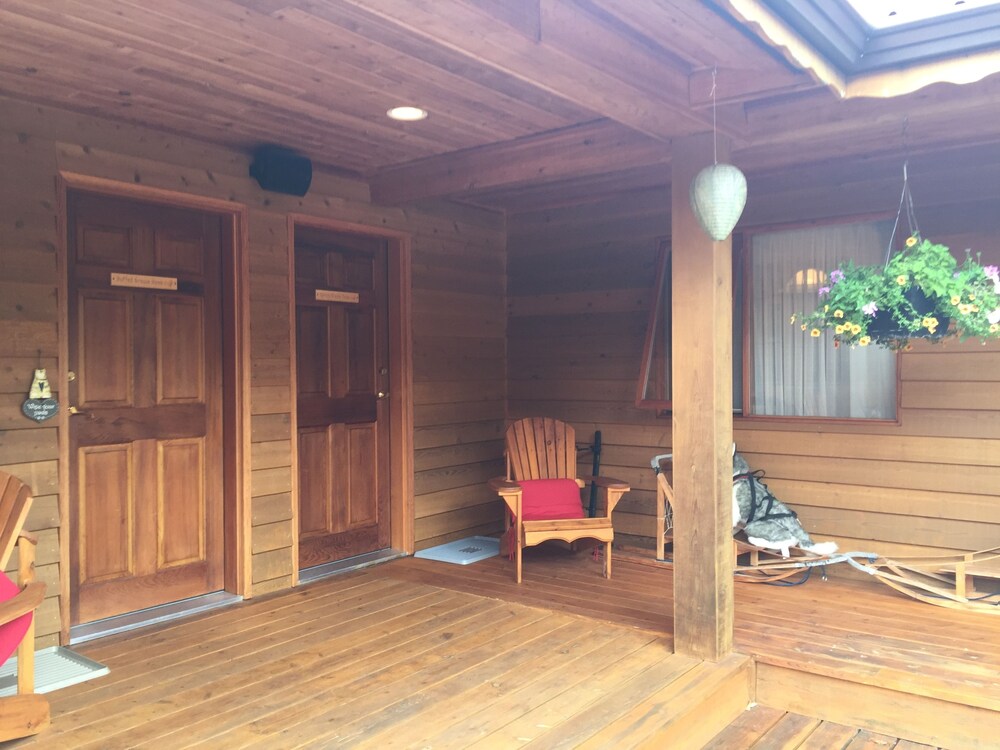 Blue Grouse Country Inn Bed & Breakfast