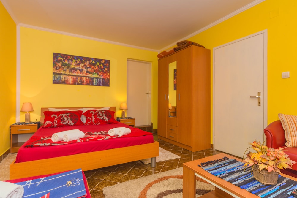 Villa Nena Apartments view 4