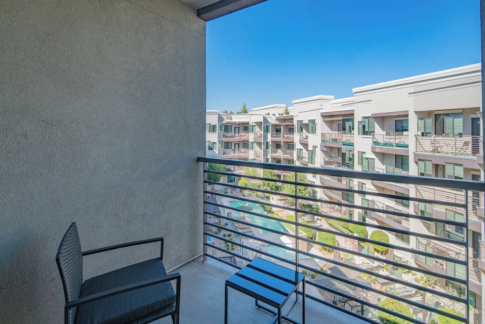 ROVE LIVING/KL - Alta North Central