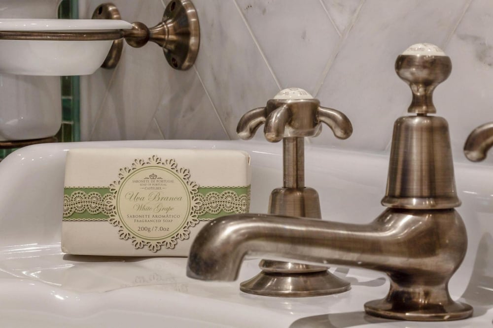 Knightsbridge 3-bed 2-bath by Harrods