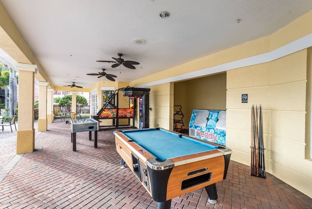 Spacious 3bd/2ba Home With Balcony - Close to Universal and Convention Center! 3vc305