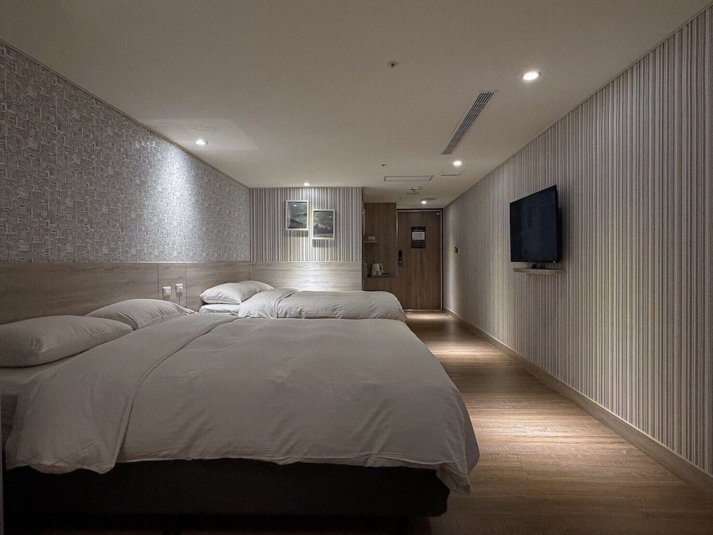 ElEnce Hotel
