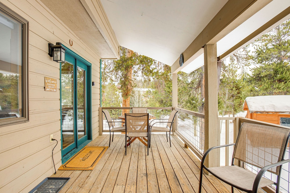 Fraser Townhome: Ski, Hike, Bike!