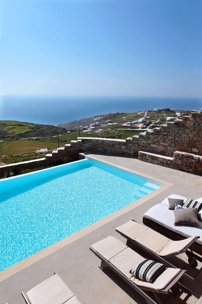 Villa DeLucien