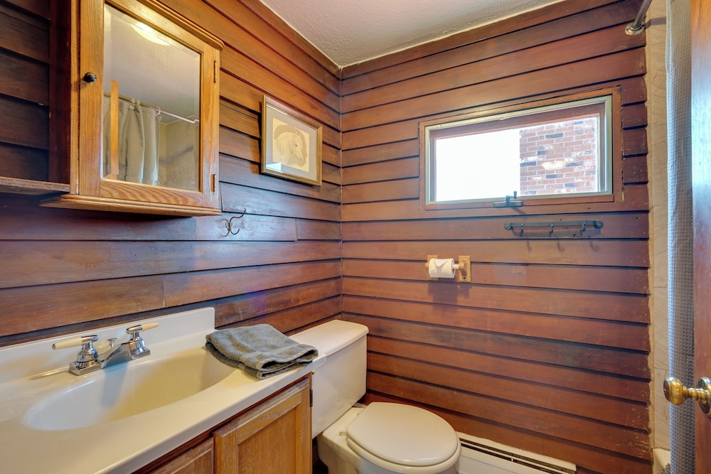 'john's Farmhouse in Mount Snow' on 120 Acres!