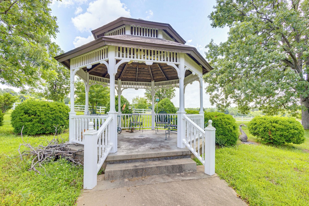 Pool, Lake & Patio: Sweeping De Soto Estate