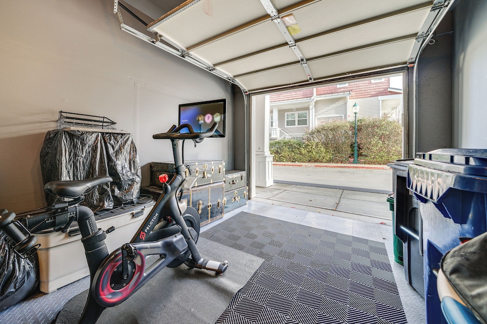 Condo 6 Mi to Lumen Field & Dtwn Seattle!