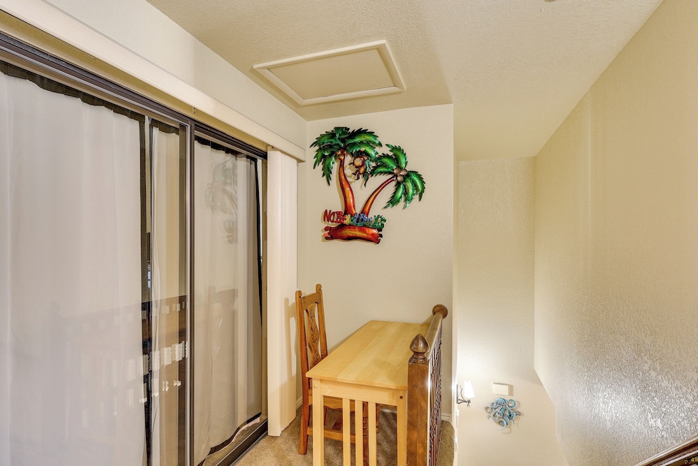 Island Condo w/ Pool Access in Lake Havasu City!