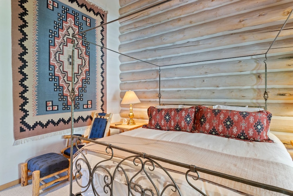 Pine Inn at Trail's End Lodge - Three Bedroom Residence with Spa #3 3 Condo