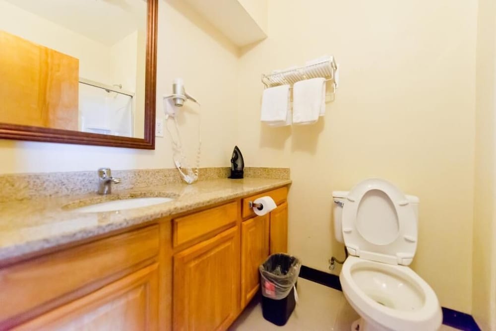 Flushing Vacations - Super Lake Hotel - Property Image 1