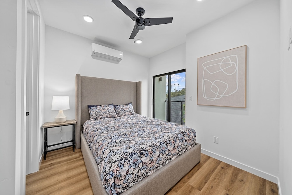 Rooftop Home With Ocean View Private Parking