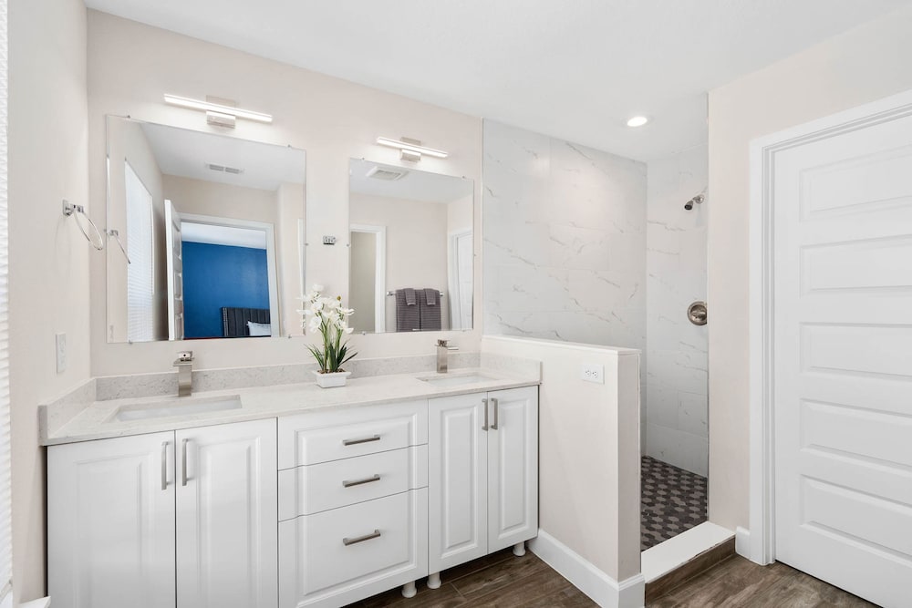 Super Luxe- Sleeps 17 W Designs Near Disney