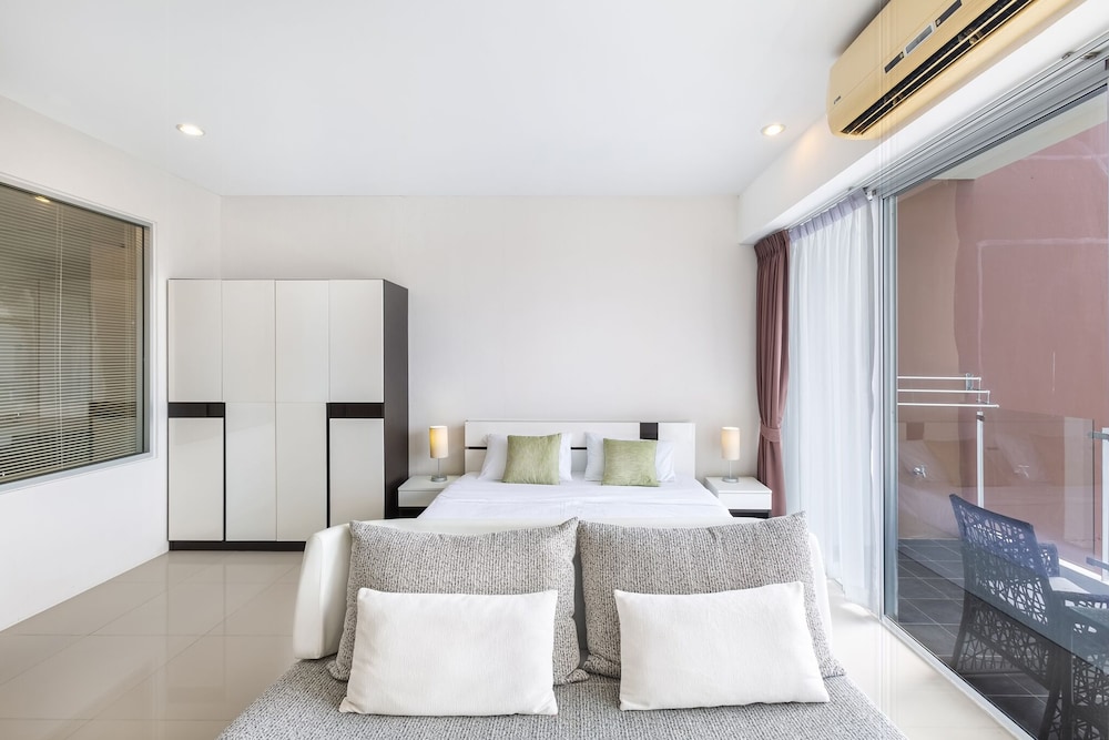 Studio in Chic Condo in Karon A510
