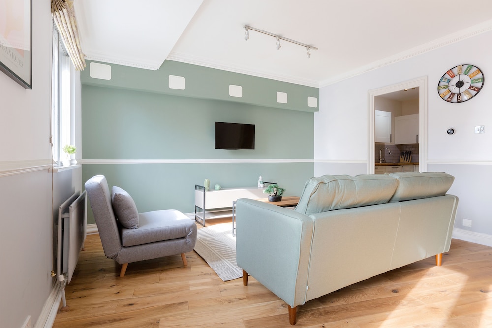 Comfortable 2 Bed Apartment by Tower Bridge