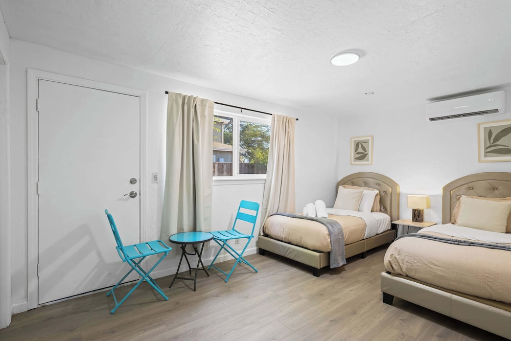 @ Marbella Lane - Modern Cabin-style 2BR Home