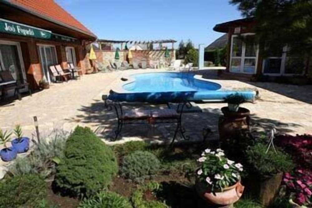 Photo 25