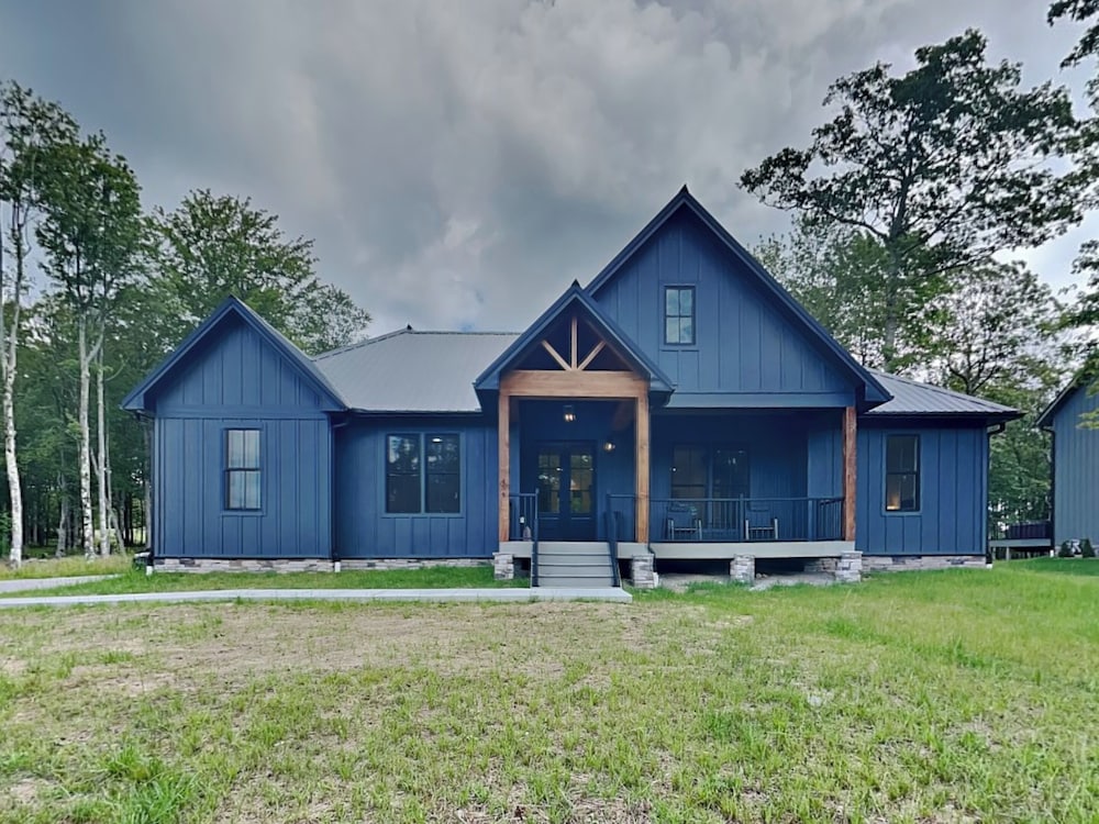 Holiday House by Taylor Made Deep Creek