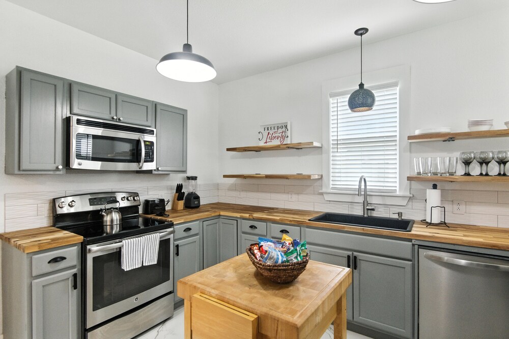 Historic Elegance In The Heart Of Elizabeth City 4 Bedroom Home