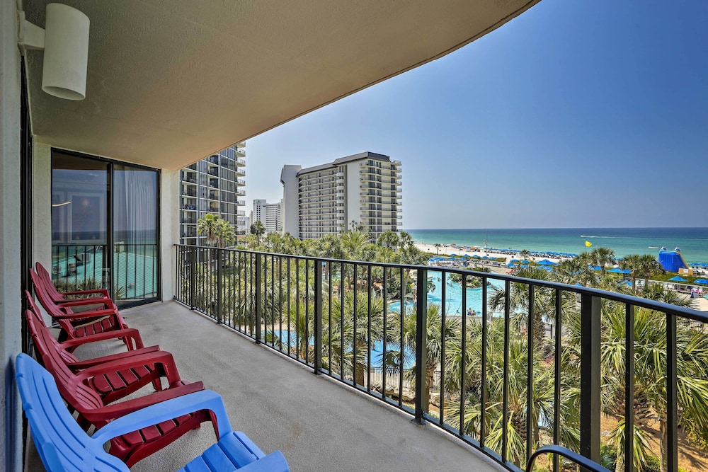 Panama City Beach Condo w/ Balcony & Ocean Views