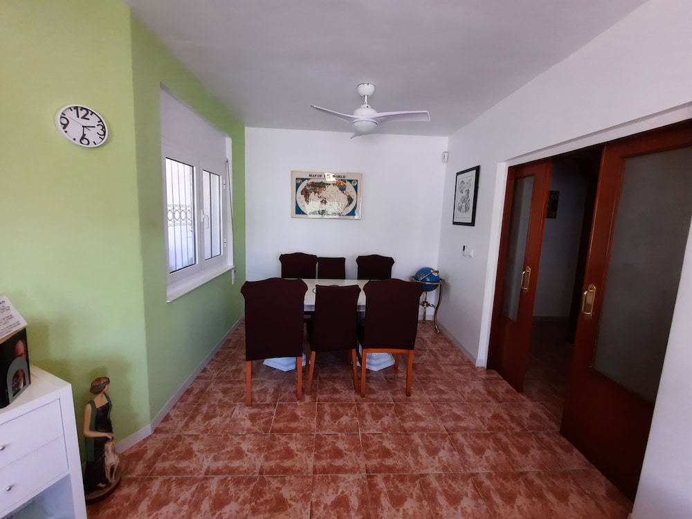 Comfortable 3-bed House, Bungalow