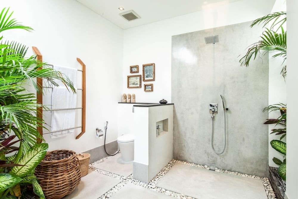 Contemporary 4BR Villa, 400m to Canggu Shore