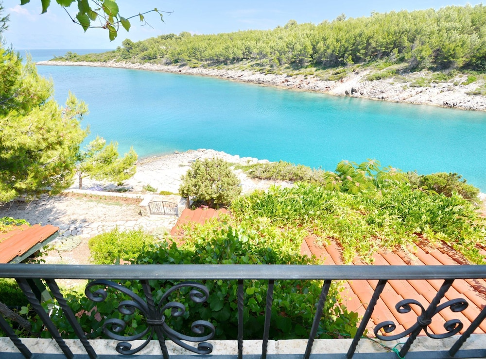 Blissful Bay Apartments Vrboska