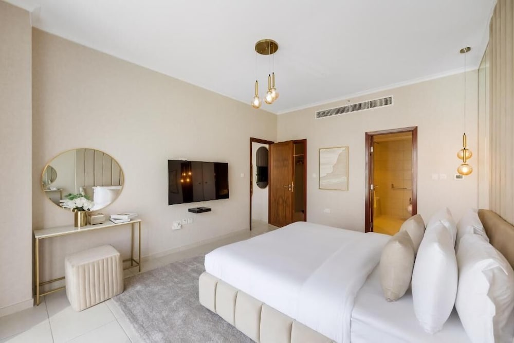 Durrani Homes - The Luxe 3br with Burj Khalifa and Fountain View - Third room without partition