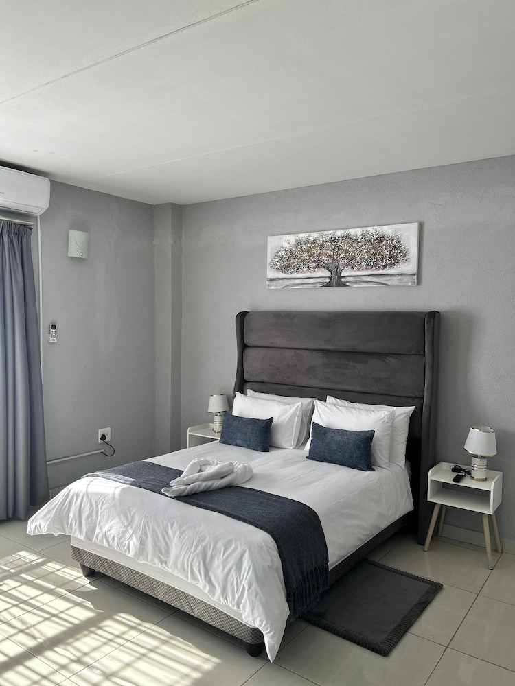 Silalise Lodge