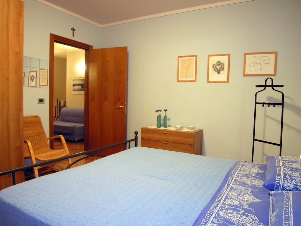 Villino Blu Private Villa on the Chianti Hils 10 Plus 2 pax view 2