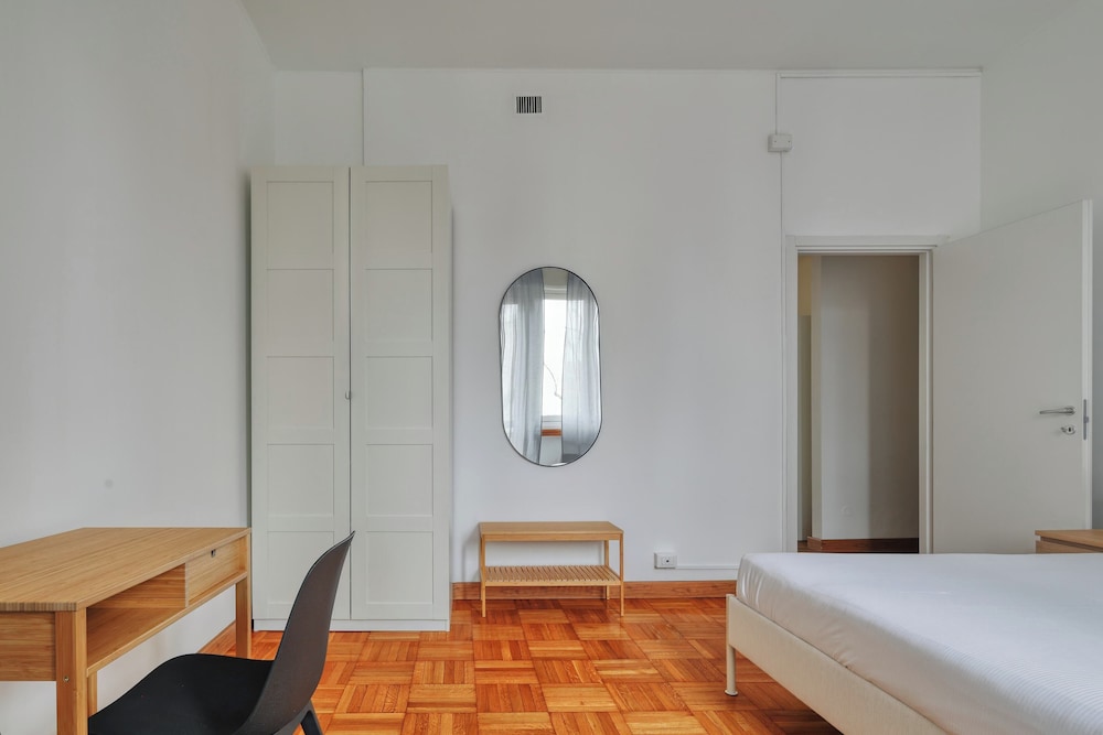 JOIVY Welcoming 3BR Flat in Milan Centre