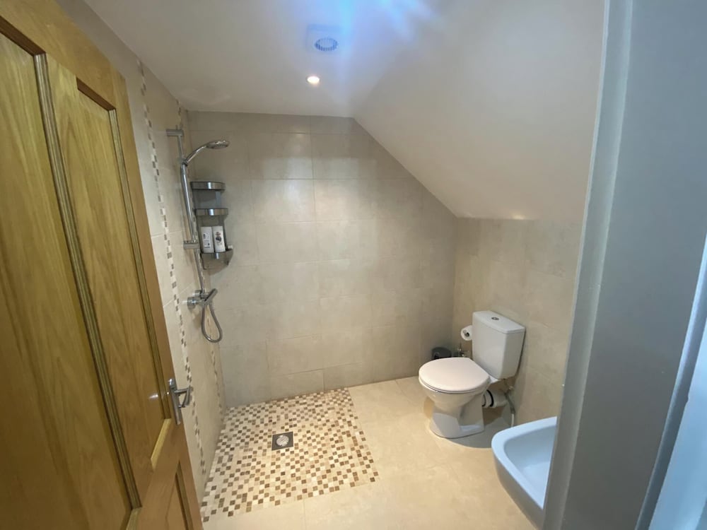 Mountain View Retreat in Rostrevor With hot Tub