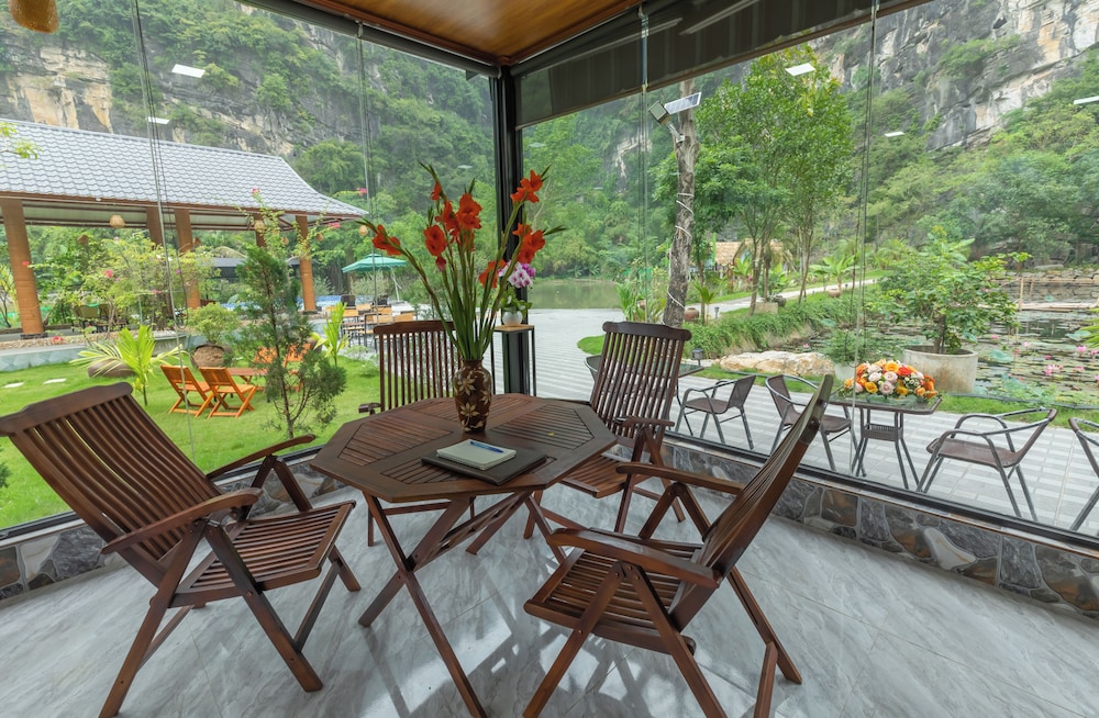 Hoang Minh Mountainside Villa