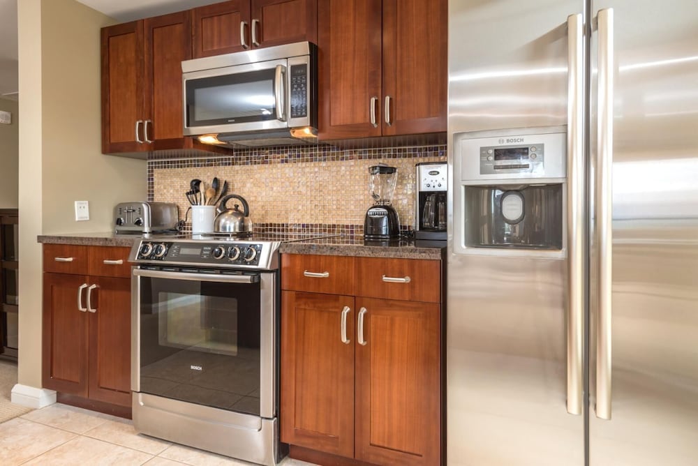 Honua Kai Konea 2 Free Rental Cars KBM Resorts Wrap Around Lanai 2 Units, 5 Bedrooms Ml-1409