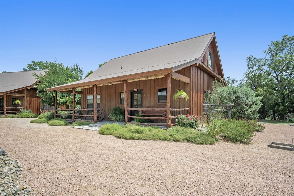 Sistercreek Ranch - First Cabin 2 Bedroom Cabin