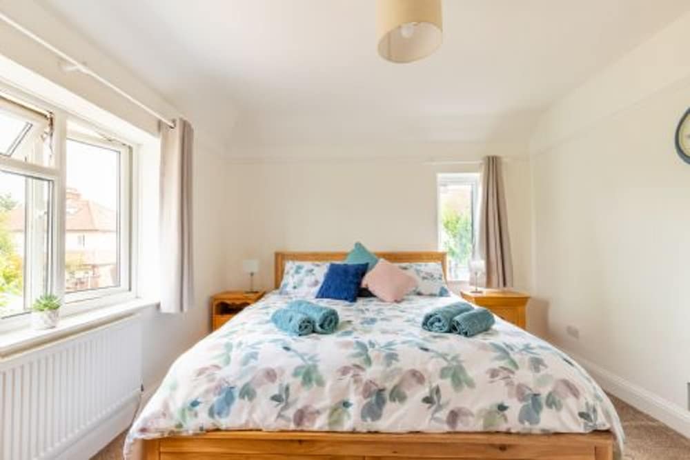 Host Stay St Clements House
