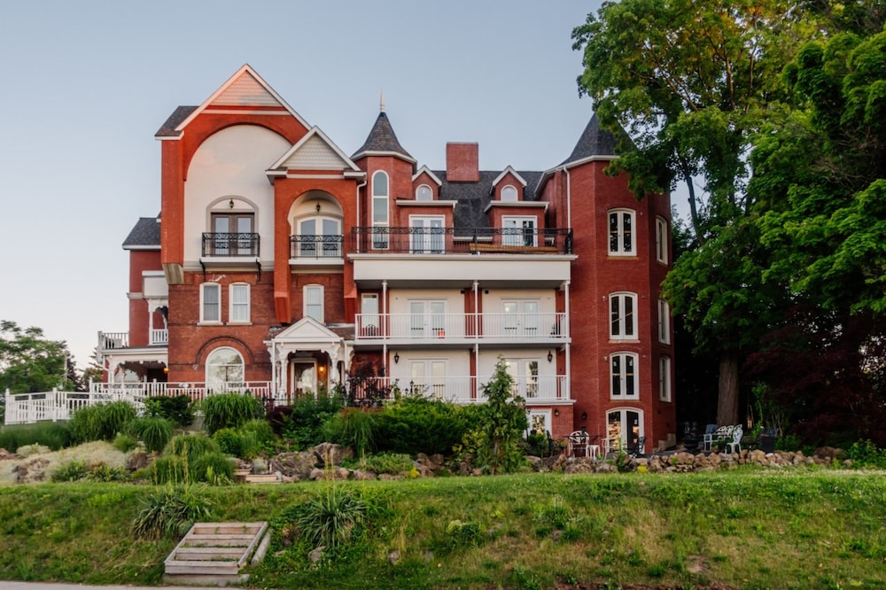 Niagara Grandview Boutique hotel