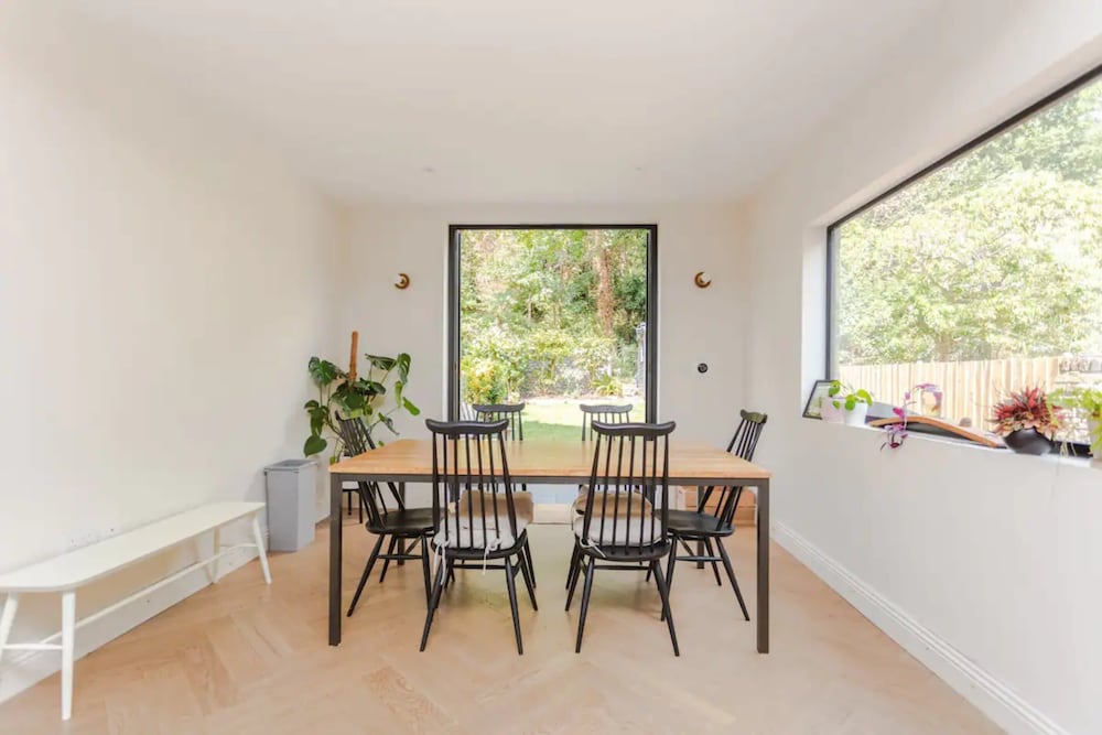 Modern 3 Bedroom Home in Honor Oak Beside Nature Reserve