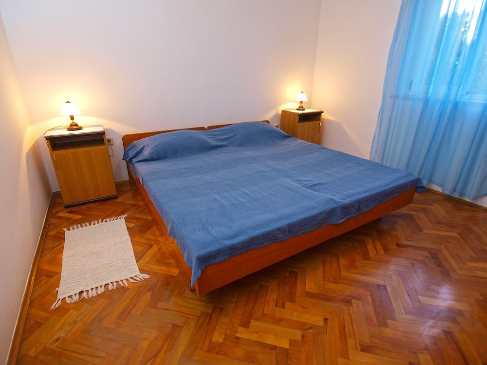 Photo 33