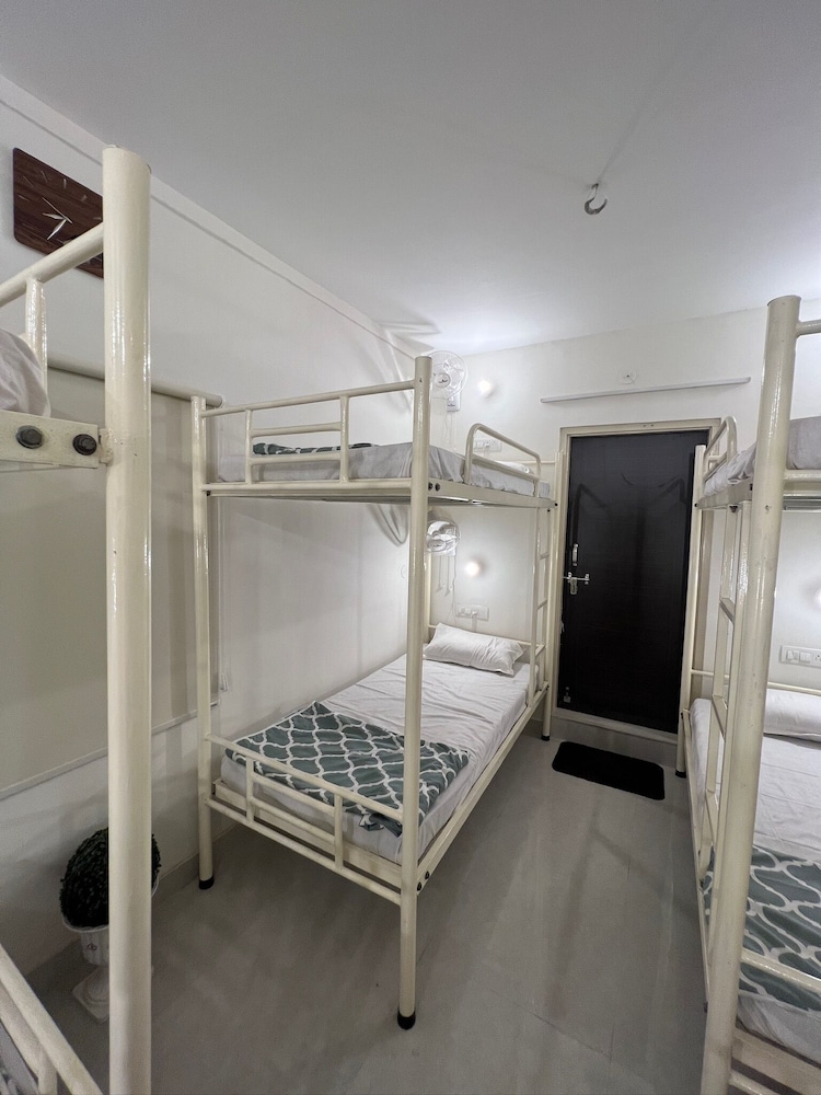 Hostel ivory