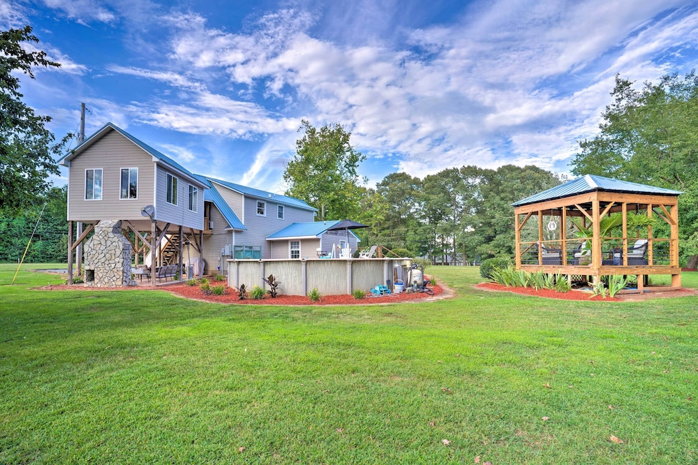 Country-chic Studio w/ Pool  Stable Access! - Property Image 8