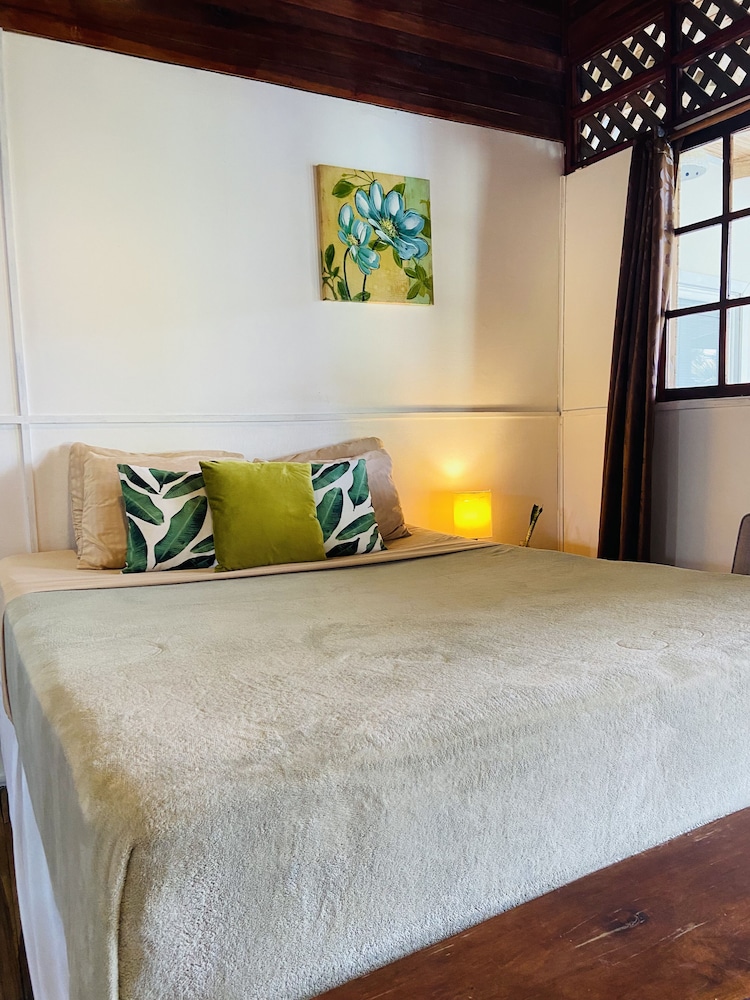 Lizard King Hotel & Suites