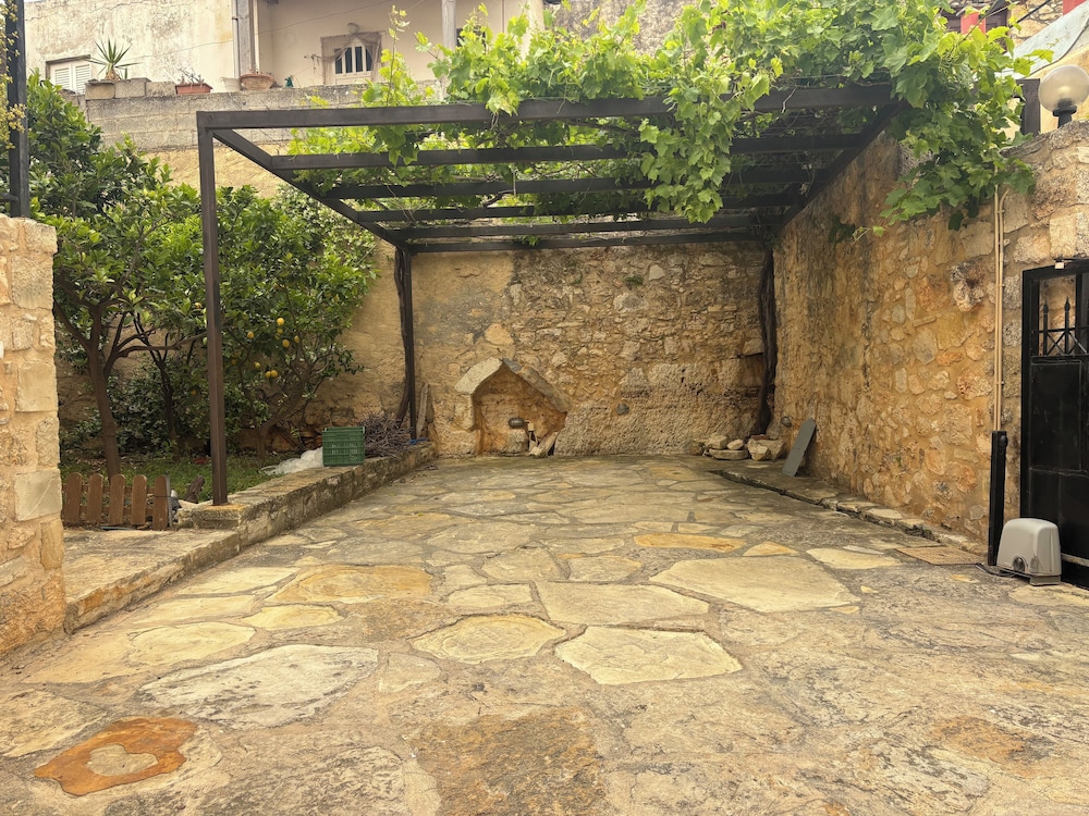 Electra Stone Suite