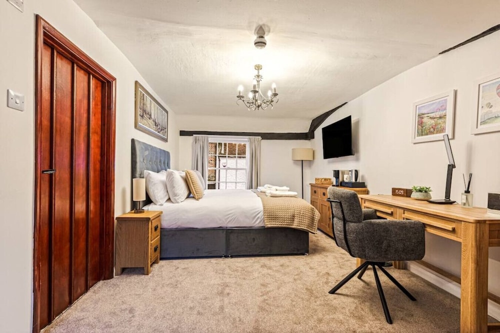 The George Inn Hotel Rooms - Room 1