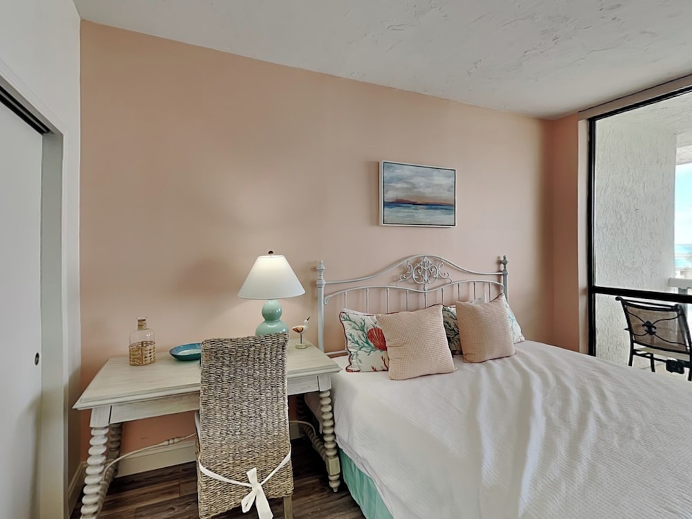 Surfside #1610 by Southern Vacation Rentals