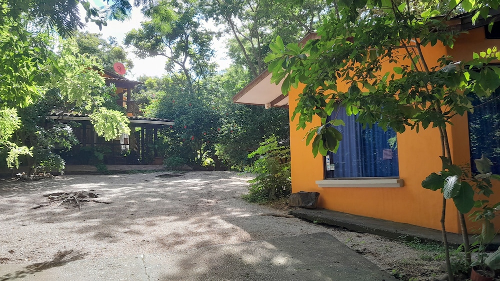 Hotel Cabinas La Playa