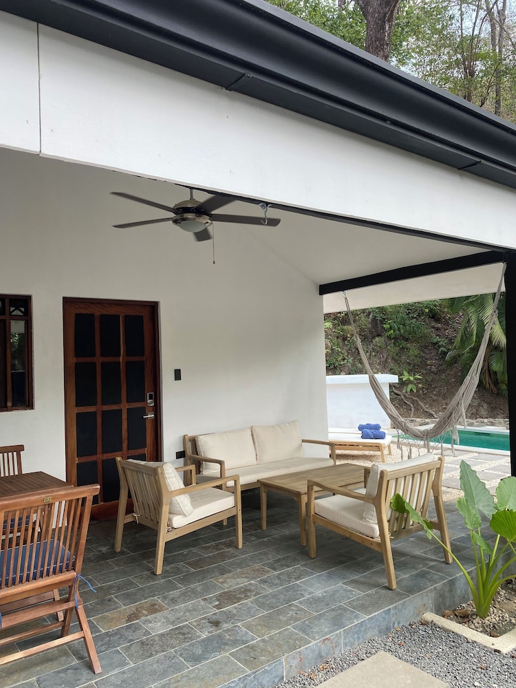 Zoa Villas - 2 minutes to the beach