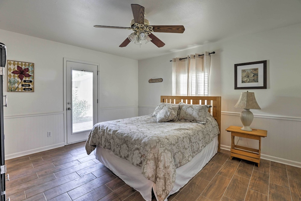 Charming Lake Retreat w/ Patio & Boat Parking! view 4