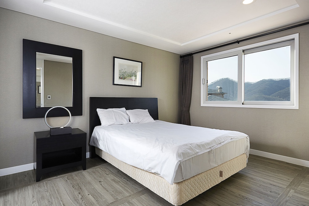 Oak Valley Resort 14