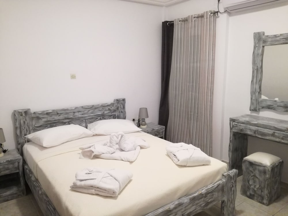 The Cliff Reflections - Adults Only photo 3