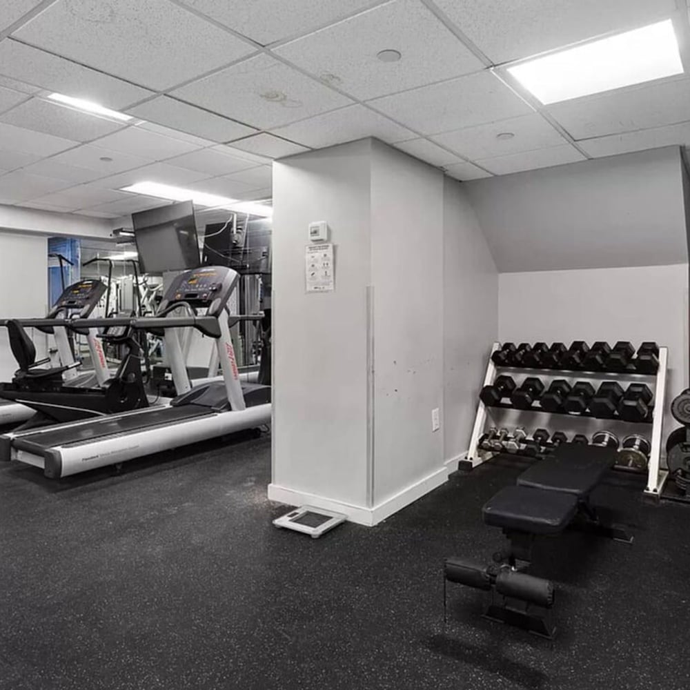 73-406 New 1BR 1bth UWS Doorman Gym